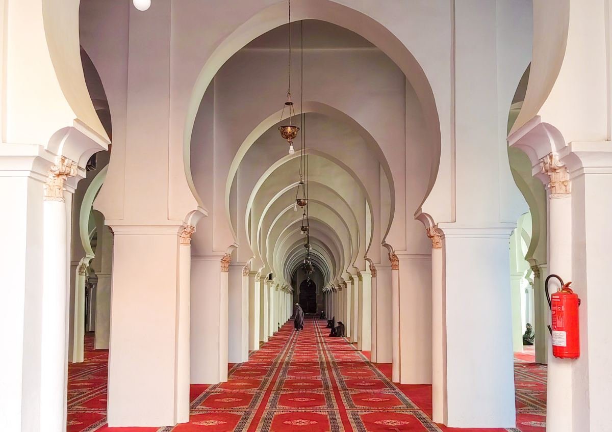 Discover morocco travel highlighting Morocco's best destinations and travel experiences