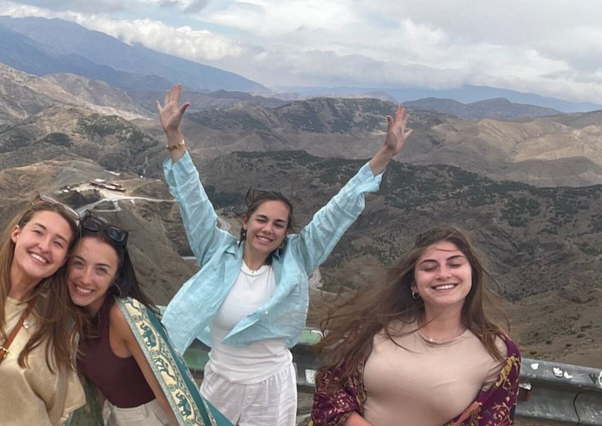 Luxury desert camp morocco with Berber guides and authentic desert camp dinners with Go Morocco Vacation